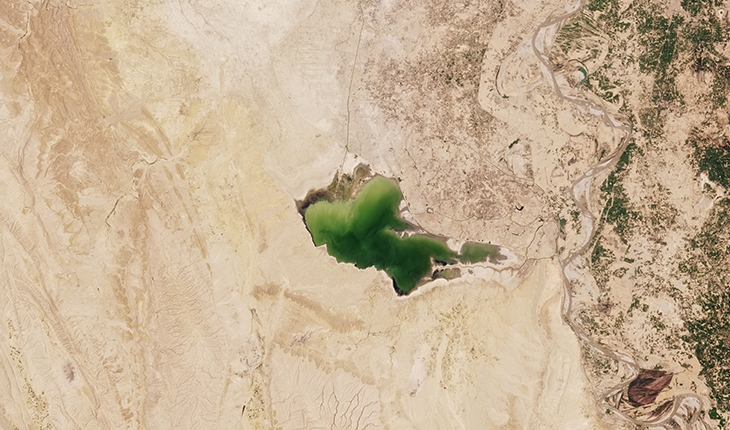 Pakistan'ın en büyük tatlı su gölü taştı