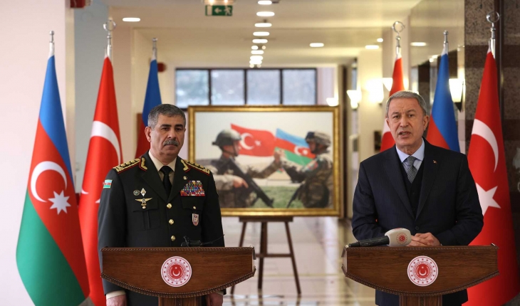 Bakan Akar, Azerbaycan Savunma Bakanı Hasanov ile görüştü