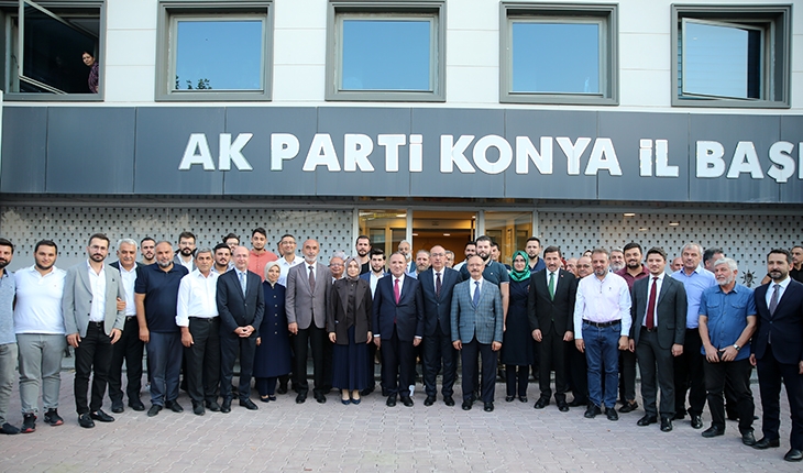 Bakan Bozdağ, Konya’da AK Partililerle buluştu