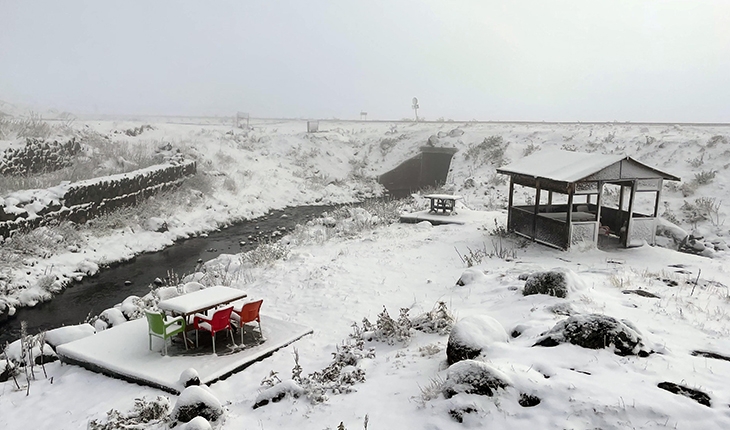 Ardahan ve Kars’ın yüksek kesimlerine mevsimin ilk karı düştü