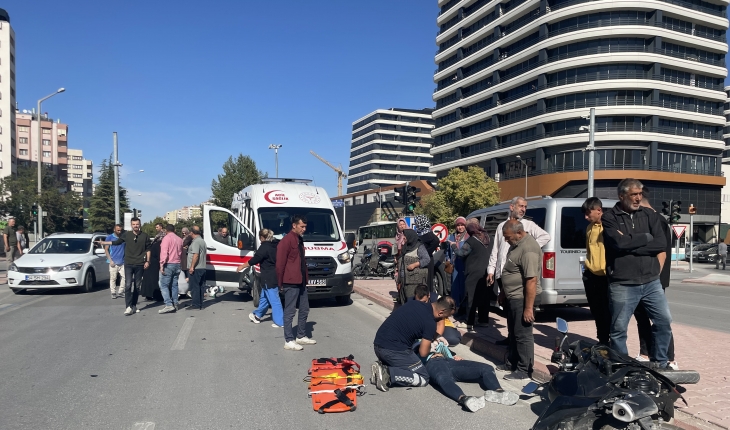 Konya’da çarpışan motosikletlerin sürücüleri yaralandı