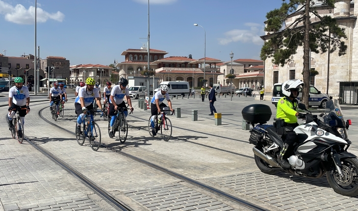 Sağlıklı çevre için İstanbul'dan yola çıkan bisiklet takımı Konya'ya ulaştı