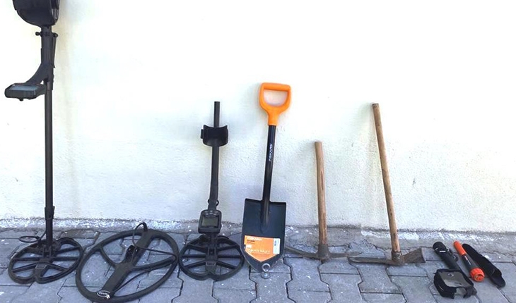 Define arayan 2 kişi jandarmadan kaçamadı