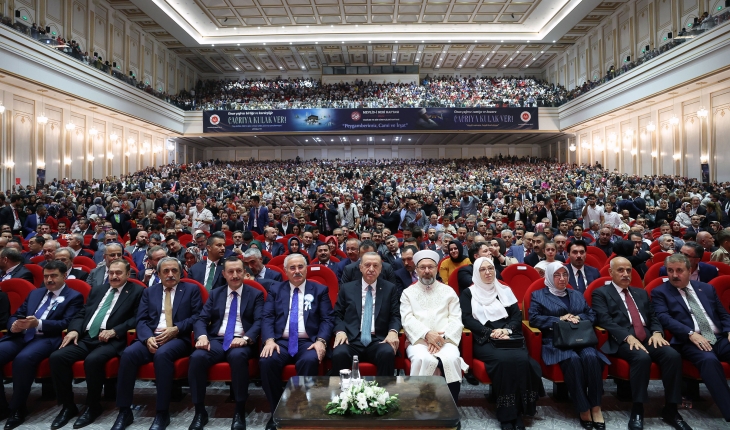 Kur’an-ı Kerim’i Güzel Okuma Yarışması’nın ödüllerini Cumhurbaşkanı Erdoğan verdi