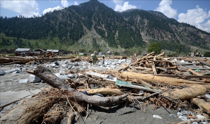 Muson yağmurları sebebiyle ölenlerin sayısı 1697'ye çıktı