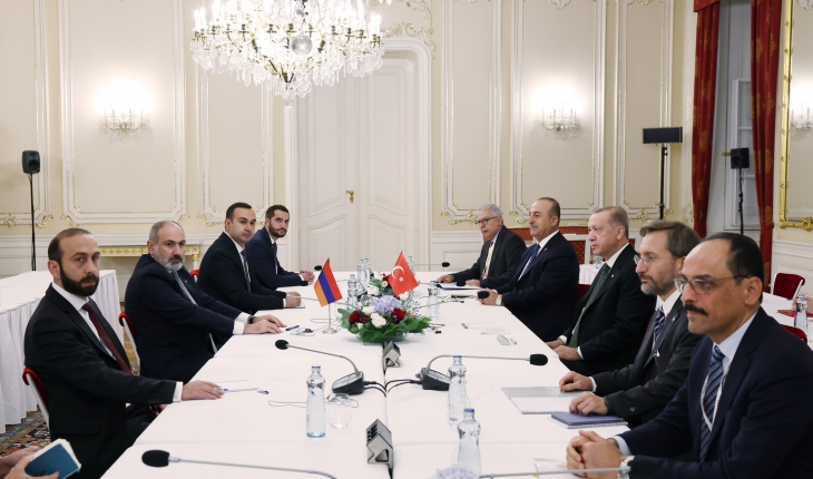 Cumhurbaşkanı Erdoğan, Paşinyan ile bir araya geldi