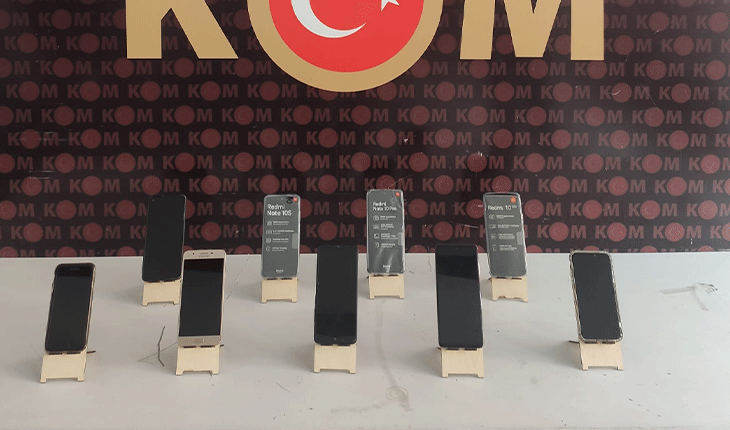 Konya’da kaçak cep telefonu operasyonu: 8 gözaltı
