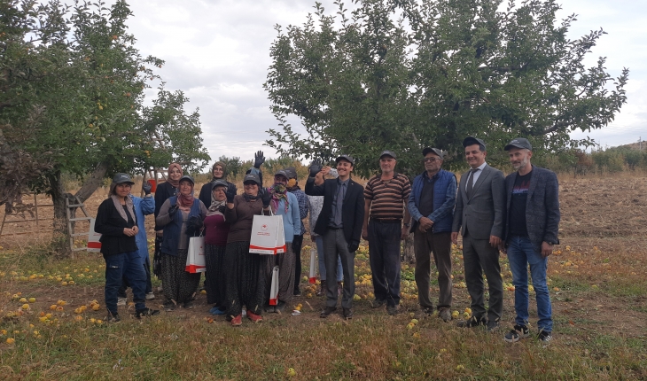 Bozkır’da “15 Ekim Dünya Kadın Çiftçiler Günü“ dolayısıyla çiftçiler ziyaret edildi