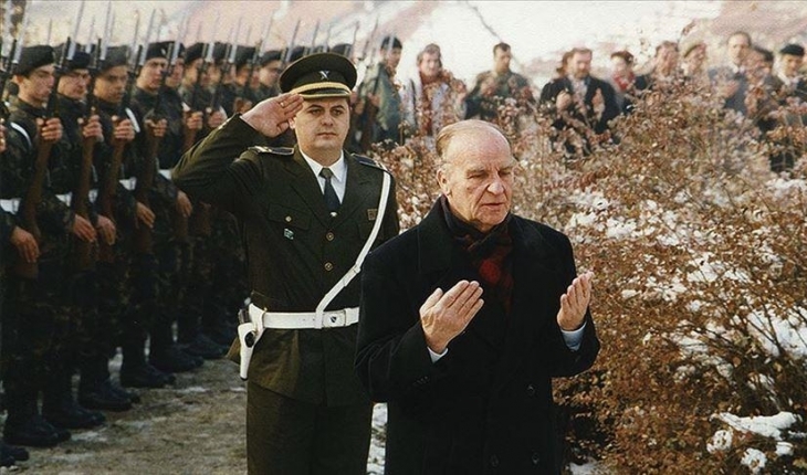 Bosna Hersek'in ilk cumhurbaşkanı Aliya İzetbegoviç'in vefatının üzerinden 19 yıl geçti