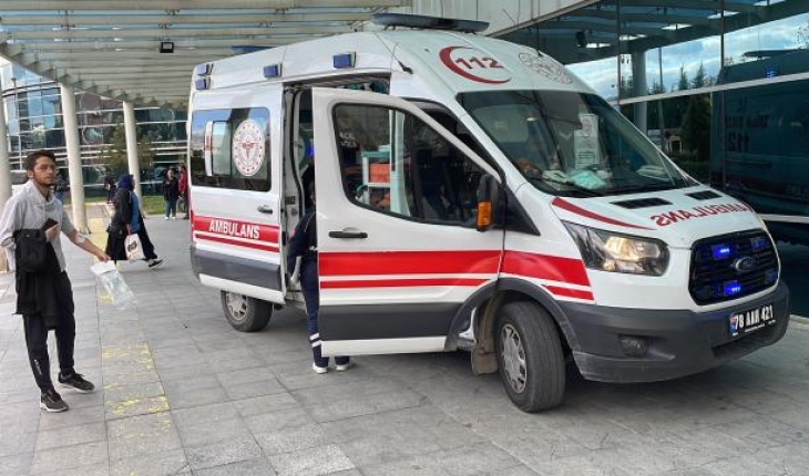 Zehirlenme şüphesiyle 130 öğrenci hastaneye başvurdu