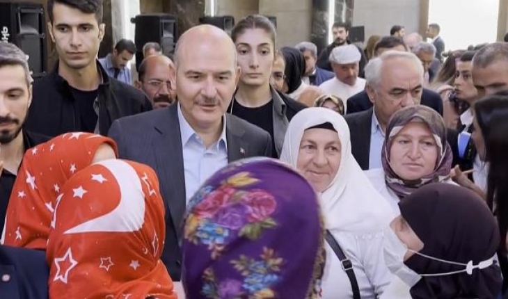 Bakan Soylu, Diyarbakır anneleri ile bir araya geldi