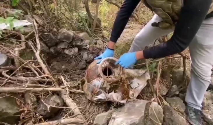 Mehmetçik hain tuzağı bozdu! Karayolunu patlatacaklardı