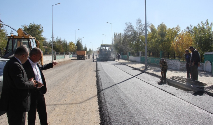 Yalıhüyük'te yol yapım çalışmaları devam ediyor