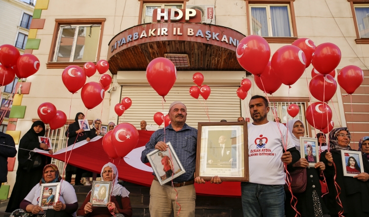 Diyarbakır anneleri Cumhuriyet Bayramı’nı kutladı