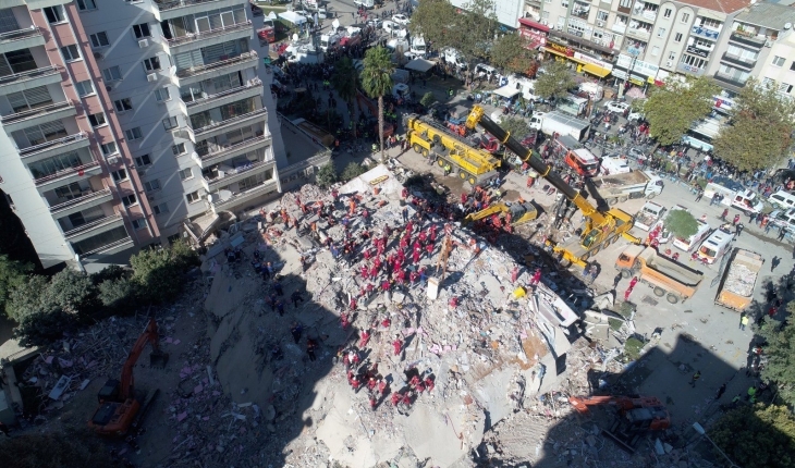 36 kişiye mezar olan Rıza Bey Apartmanı’nın inşaatında çalışan işçiler tespit edilecek