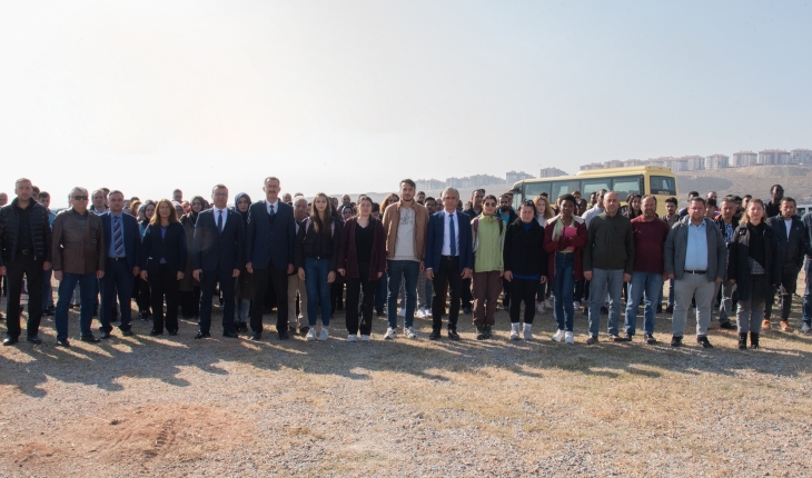 SÜ, Milli Ağaçlandırma Günü’nde 500 fidanı toprakla buluşturdu