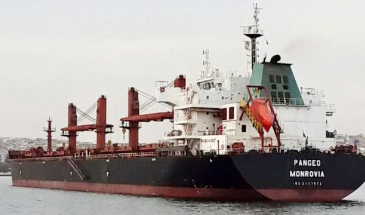 Karaya oturan yük gemisi için kurtarma çalışması başlatıldı