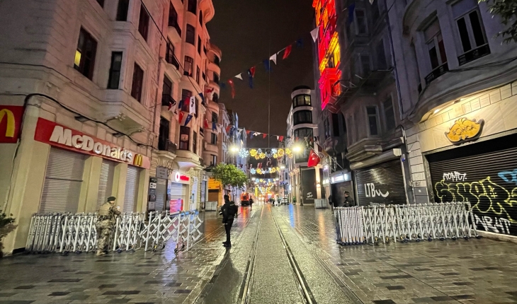 İstiklal Caddesi yeniden yaya trafiğine açıldı