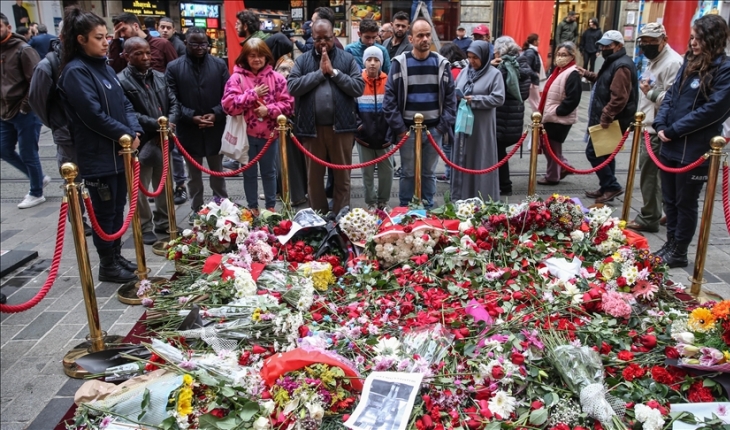 Terör saldırısında hayatını kaybedenler İstiklal Caddesi’nde anılıyor