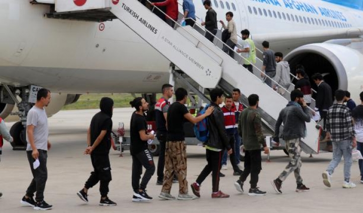 Sınır dışı edilen göçmen sayısı 104 bin 272’ye ulaştı