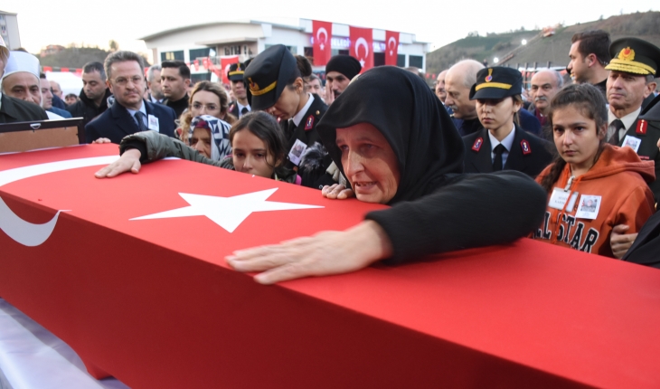 Şehit Piyade Sözleşmeli Er İsmail Ünal, Giresun'da son yolculuğuna uğurlandı