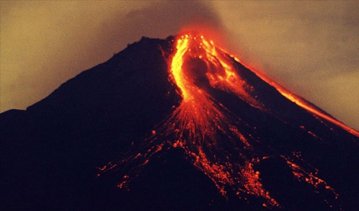 Dünyanın en büyük aktif yanardağı 38 yıl sonra harekete geçti