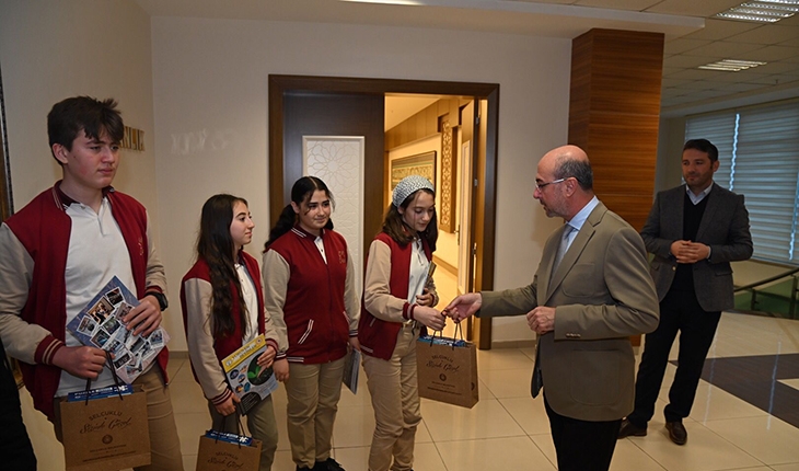 Şehit Mustafa Çuhadar Ortaokulu öğrencilerinden Başkan Pekyatırmacı'ya ziyaret