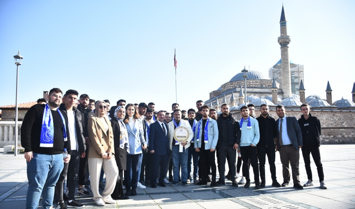 KYK yurtlarında kalan yaklaşık 550 üniversite öğrencisi Konya’yı gezdi