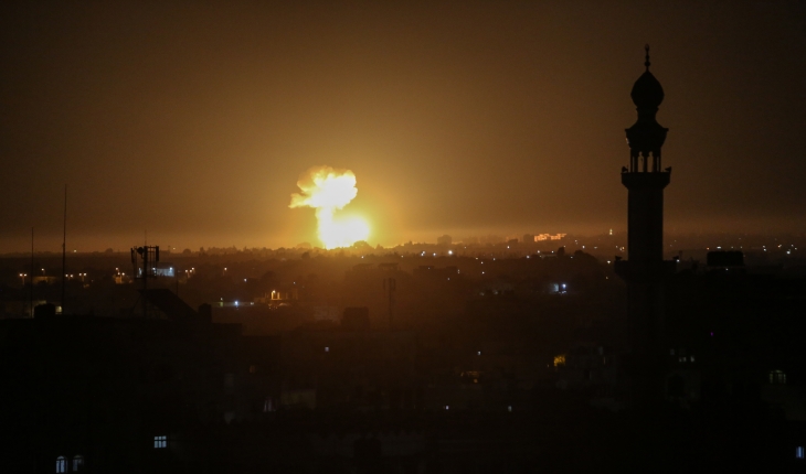 İsrail uçakları, Gazze'de Hamas'ı vurdu