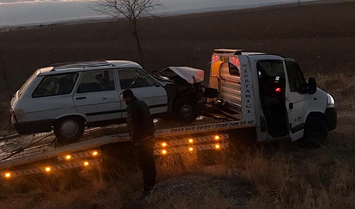 Konya'da yoldan çıkan otomobil devrildi: 2 yaralı 
