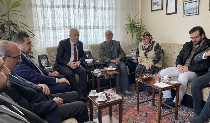 Şehit Yakınları ve Gaziler Genel Müdürü Yalçından , Konya'da şehit ailesini ziyaret 