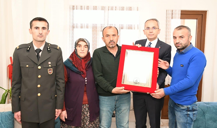 Konya'da şehit Mustafa Işık'ın ailesine şehadet belgesi verildi