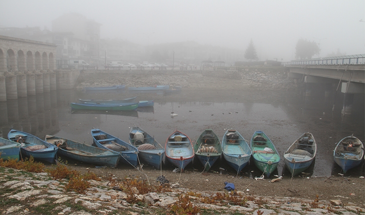 Beyşehir’de yoğun sis  hayatı olumsuz etkiliyor