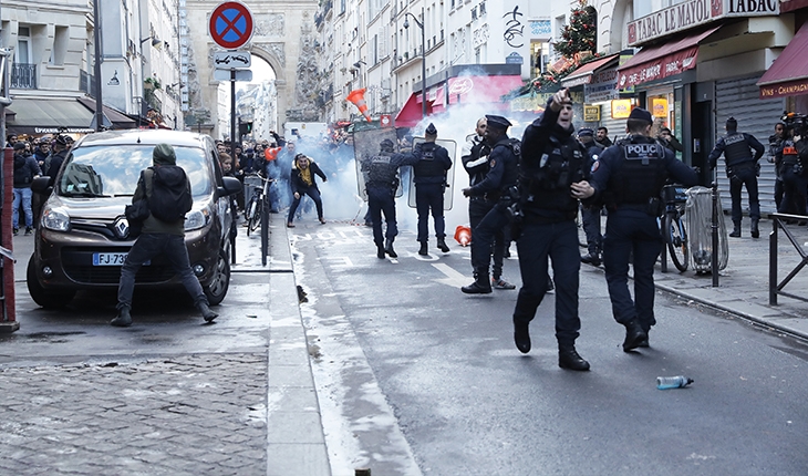 Pariste silahlı saldırı sonucu 3 kişi öldü, 3 kişi yaralandı