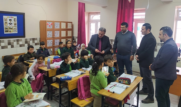 İl Milli Eğitim Müdürü Murat Yiğit Derbent'i ziyaret etti.