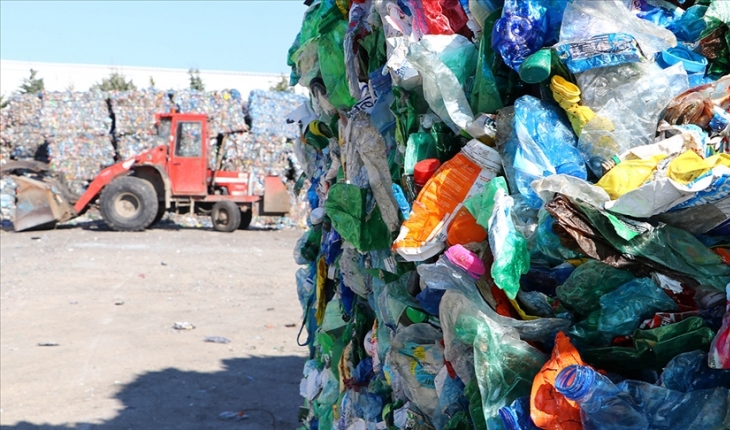 Dört yılda plastik poşet kaynaklı 550 bin ton atığın oluşması engellendi