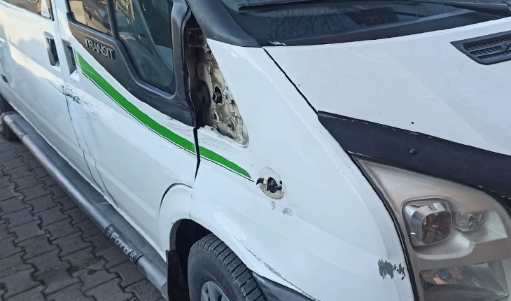 Ölümlü trafik kazasına karışıp kaçan sürücü kırık araç parçalarından bulundu