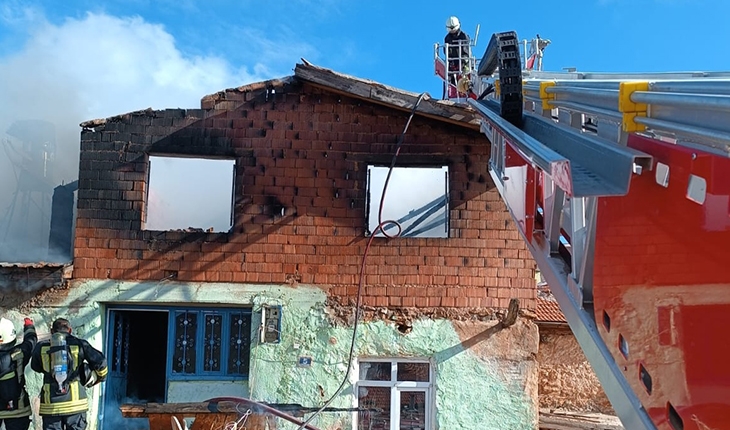 Konya'da yangın: Ev kullanılamaz hale geldi!