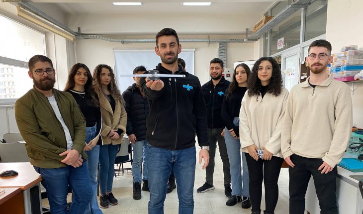 Türkiye'nin ilk "cep uydusu" 1 yıldır dünyayı dolaşıyor