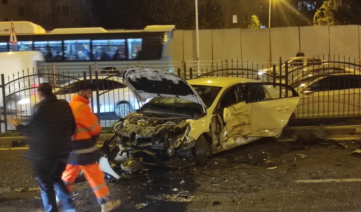  3 Aracın karıştığı kazada 1 polis memuru öldü, 5 kişi yaralandı