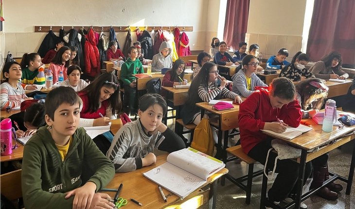Kış Okullarında öğrenciler öğrenmeye devam ediyor