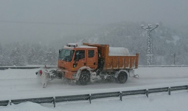 Konya’yı Antalya’ya bağlayan Alacabel’de kar yağışı