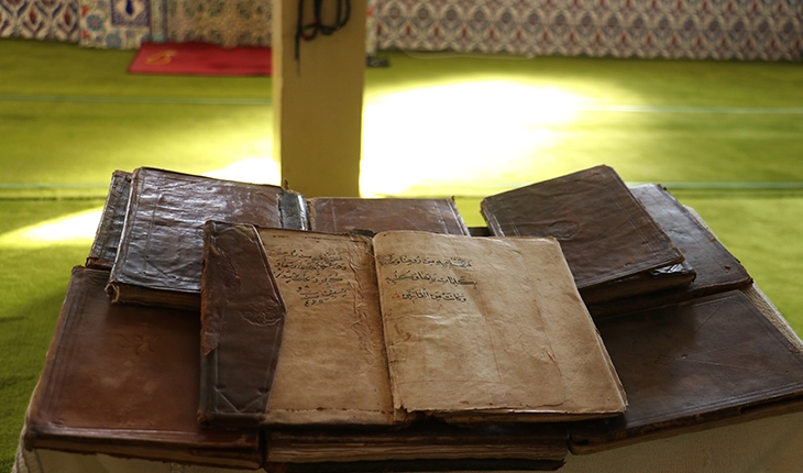 Köy camisindeki yüzlerce yıllık el yazması Kur’an cüzleri korumaya alındı