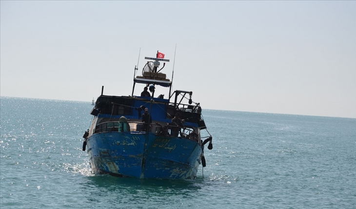 Düzensiz göçmen teknesinde 8 kişinin cesedi bulundu