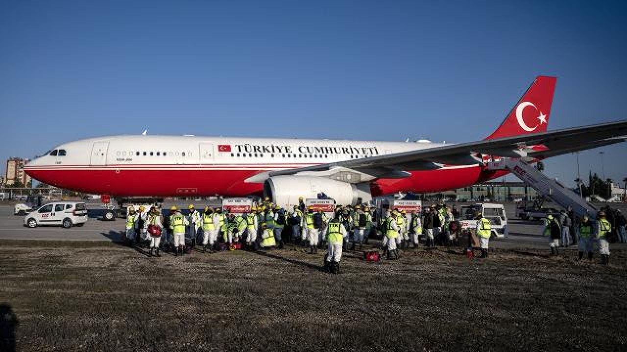 Özel uçak “TUR“ madencileri deprem bölgesine taşıdı