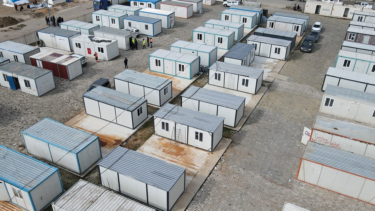 Deprem bölgesi Gaziantep'te çadır ve konteyner kentler kuruldu