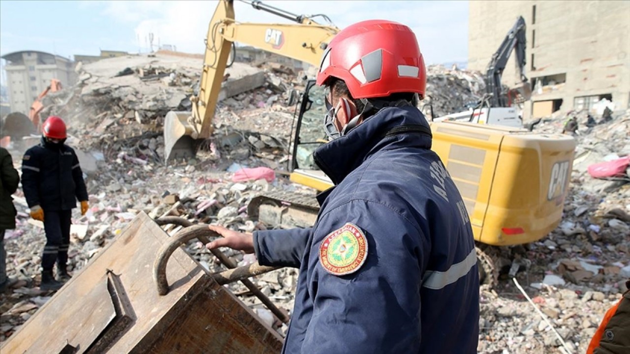 Azerbaycanlı ekipler Kahramanmaraş'ta 51 kişiyi enkaz altından kurtardı
