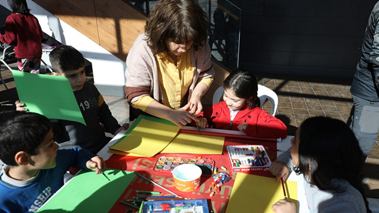 Diyarbakır’da depremzede çocuklar için resim atölyesi etkinliği düzenlendi