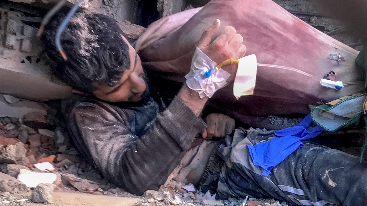 177 saat sonra bir can daha kurtarıldı