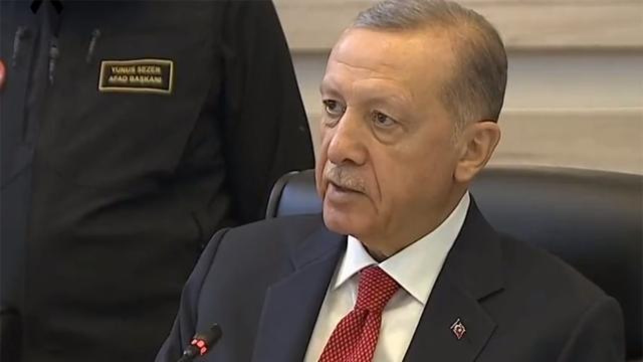 Cumhurbaşkanı Erdoğan: Konutları bir yıl içinde yeniden inşa ve ihya edeceğiz